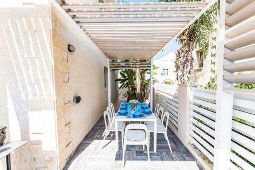 פרוטאראס Timotheos Villa מראה חיצוני תמונה